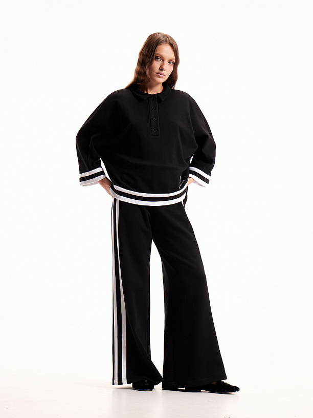Black fouter pants with stripes