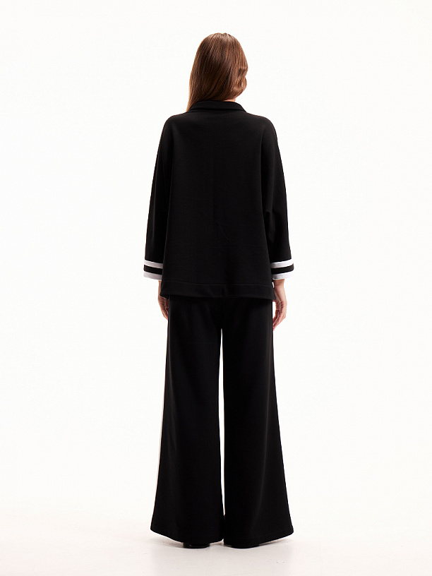 Black fouter pants with stripes
