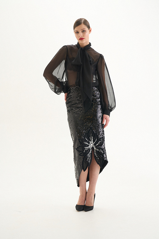 Black sequin skirt with flower applique