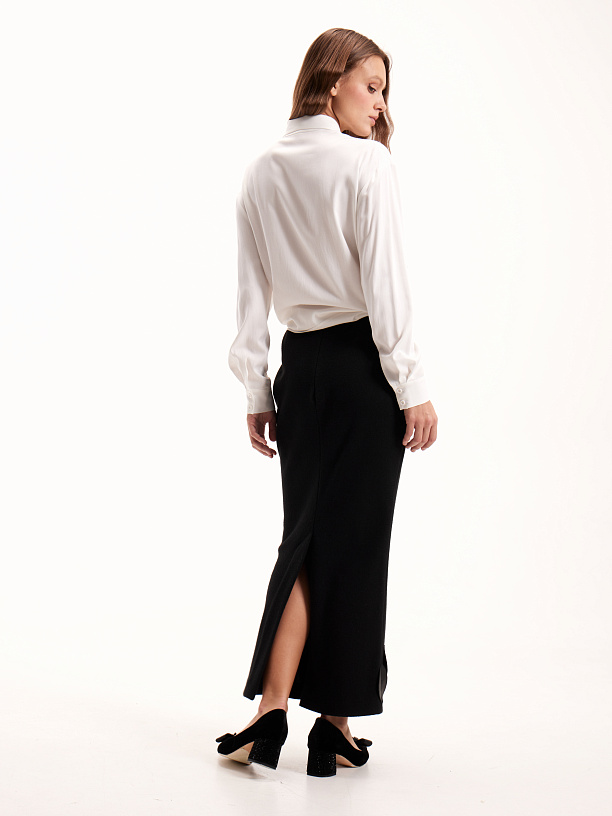 Black knitted skirt